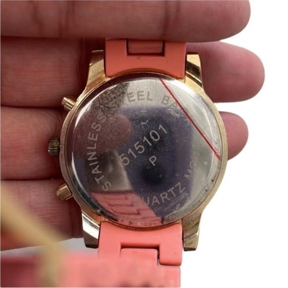 Pink Quartz Watch - Picture 6 of 10